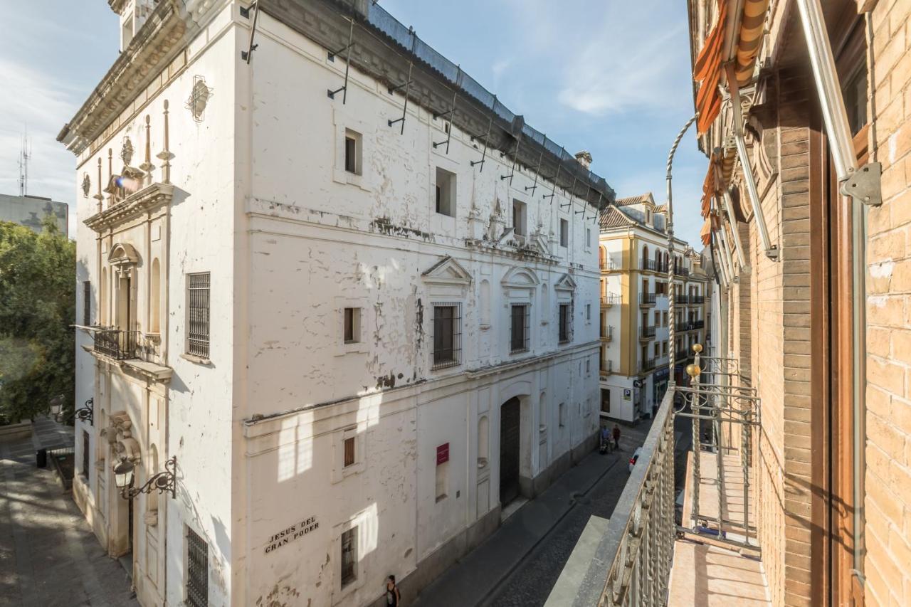 Duplex Jesus Gran Poder 4. Plaza De La Gavidia Sevilla Eksteriør bilde